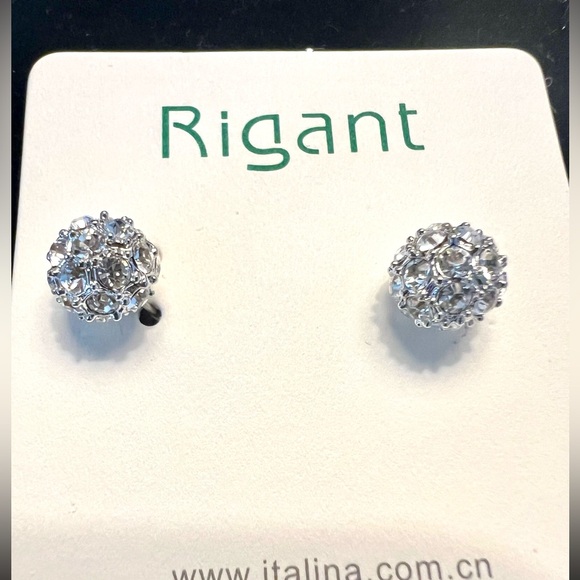 4 avail. Crystal Cluster Pierced Earrings - Picture 4 of 4